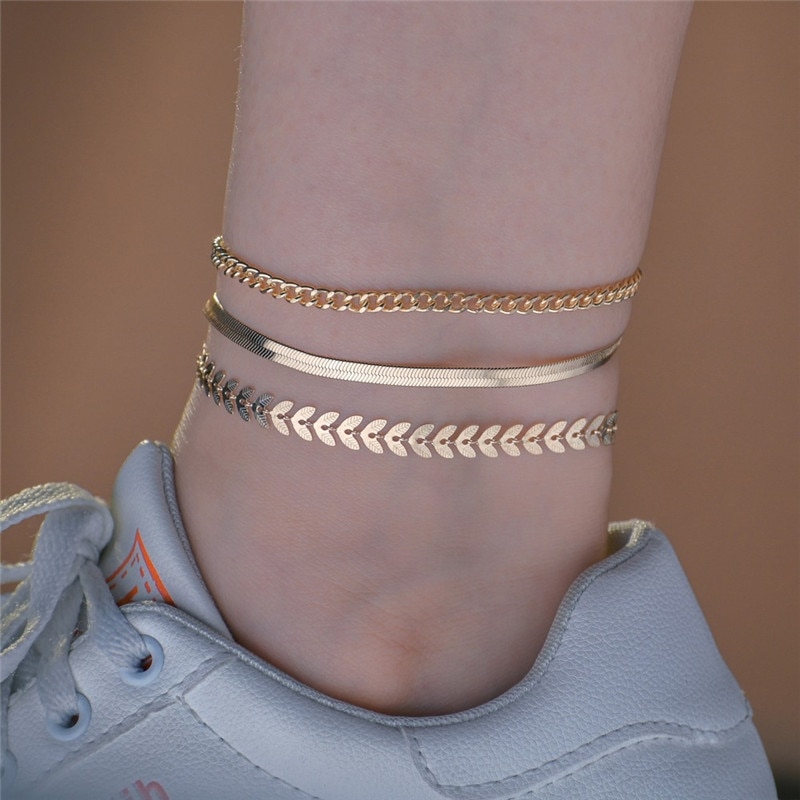 43522-hwy85y.jpg Simple chain anklet set for women styled on ankle with sandals